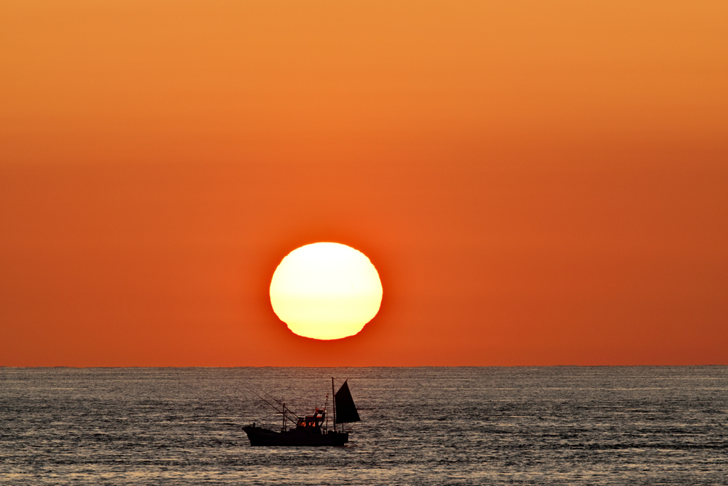 式根島、夕日