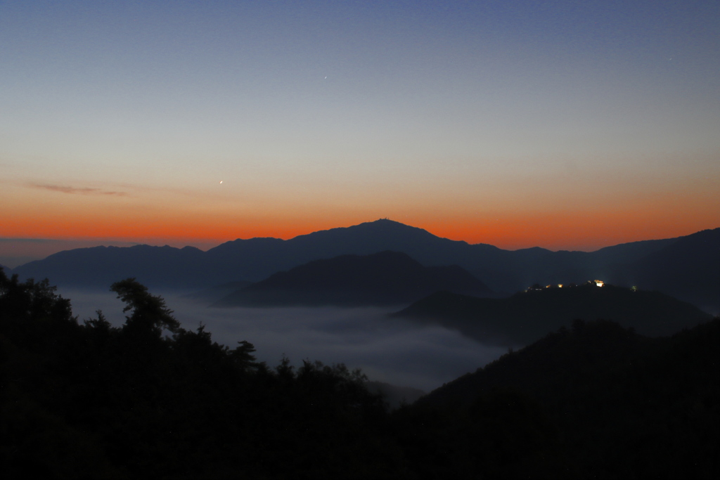 天空の城 雲海の竹田城 ～夜明け直前～