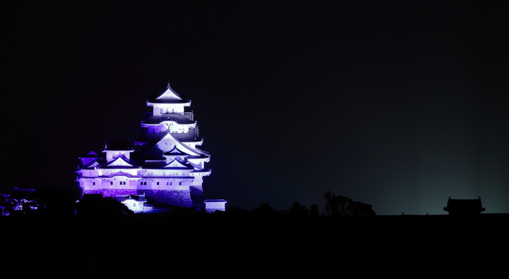 姫路城　彩雲ライトアップ1