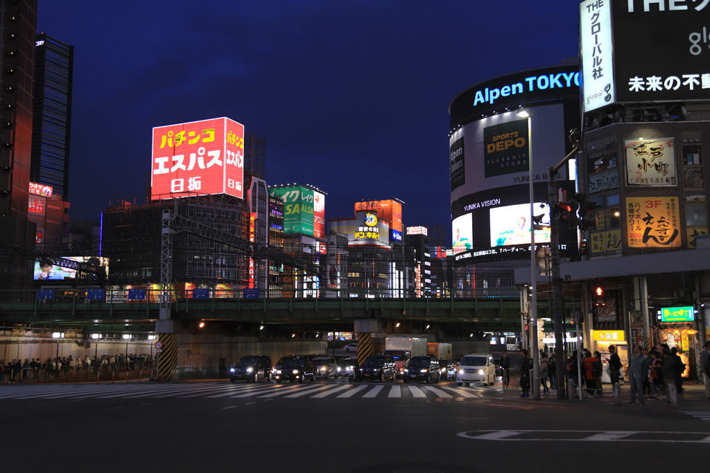 田舎者新宿に立つ