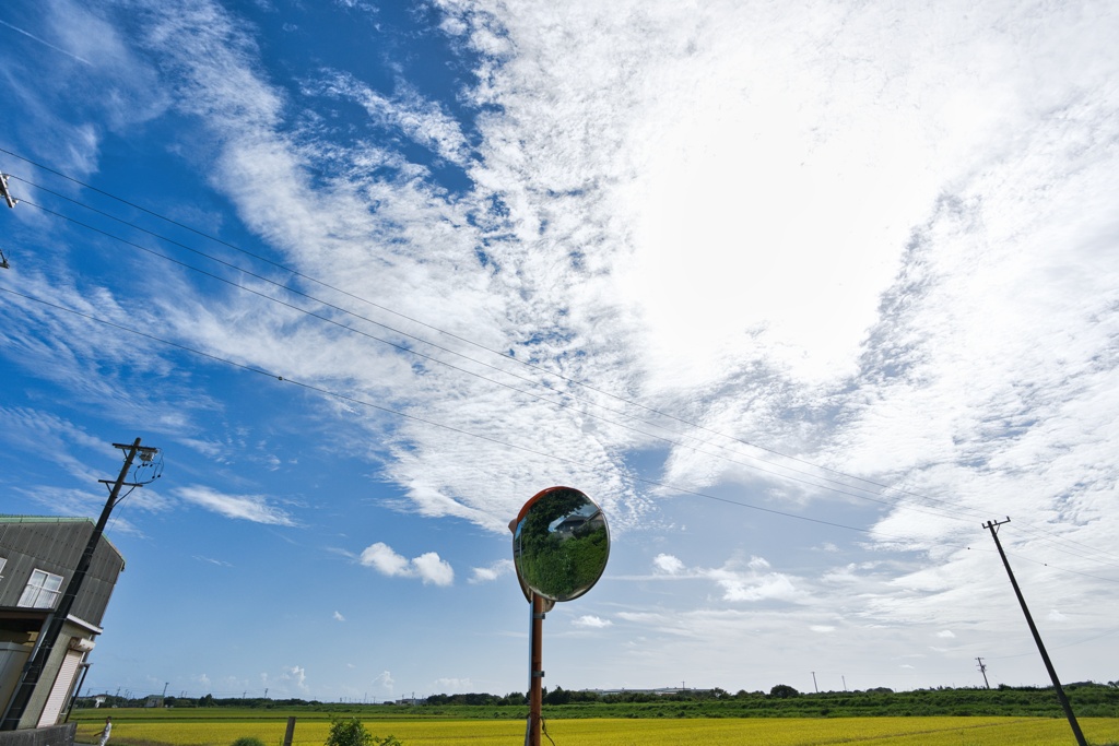 カーブミラー