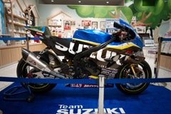 スズキCNチャレンジ　GSX ~R1１０００R−１
