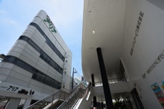 上に