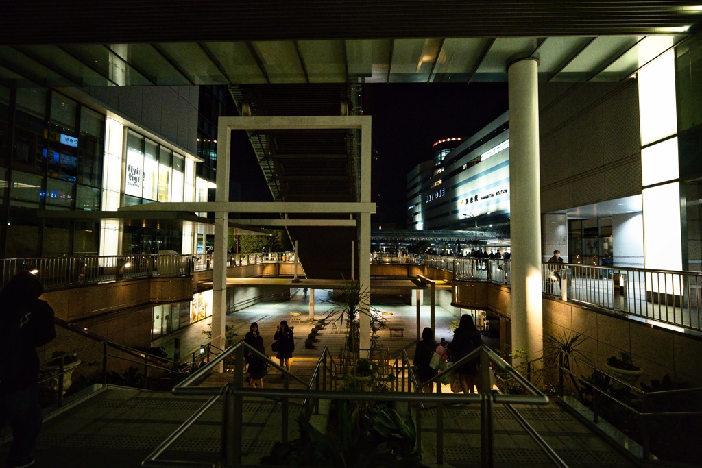 夜行−４