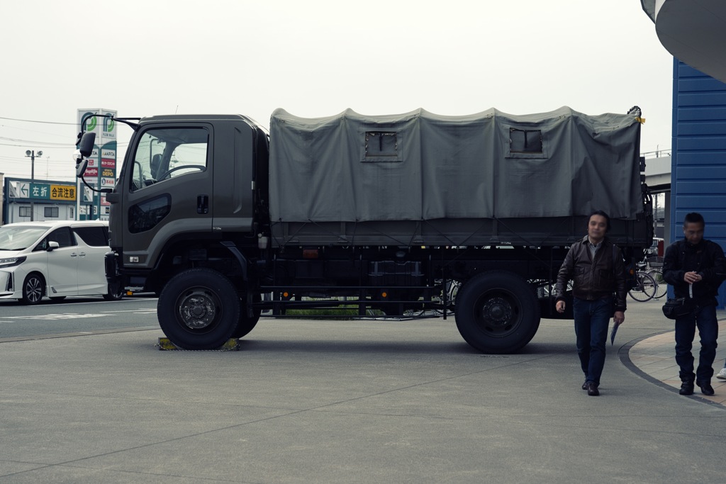 自衛隊トラック