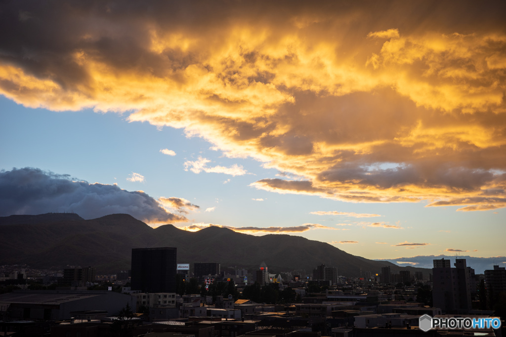 夕陽が映える雲