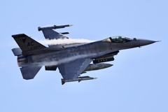 F16