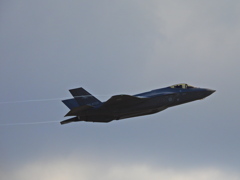F35