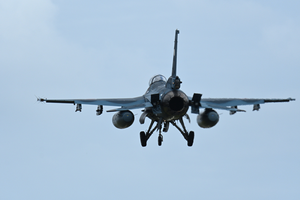 築城基地　F2　ガチ後ろ