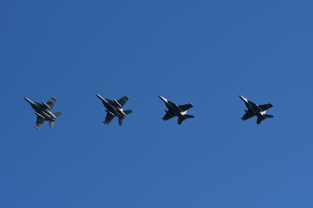 break  f/a-18e