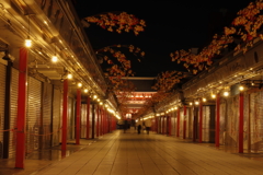 浅草寺も秋になりました。
