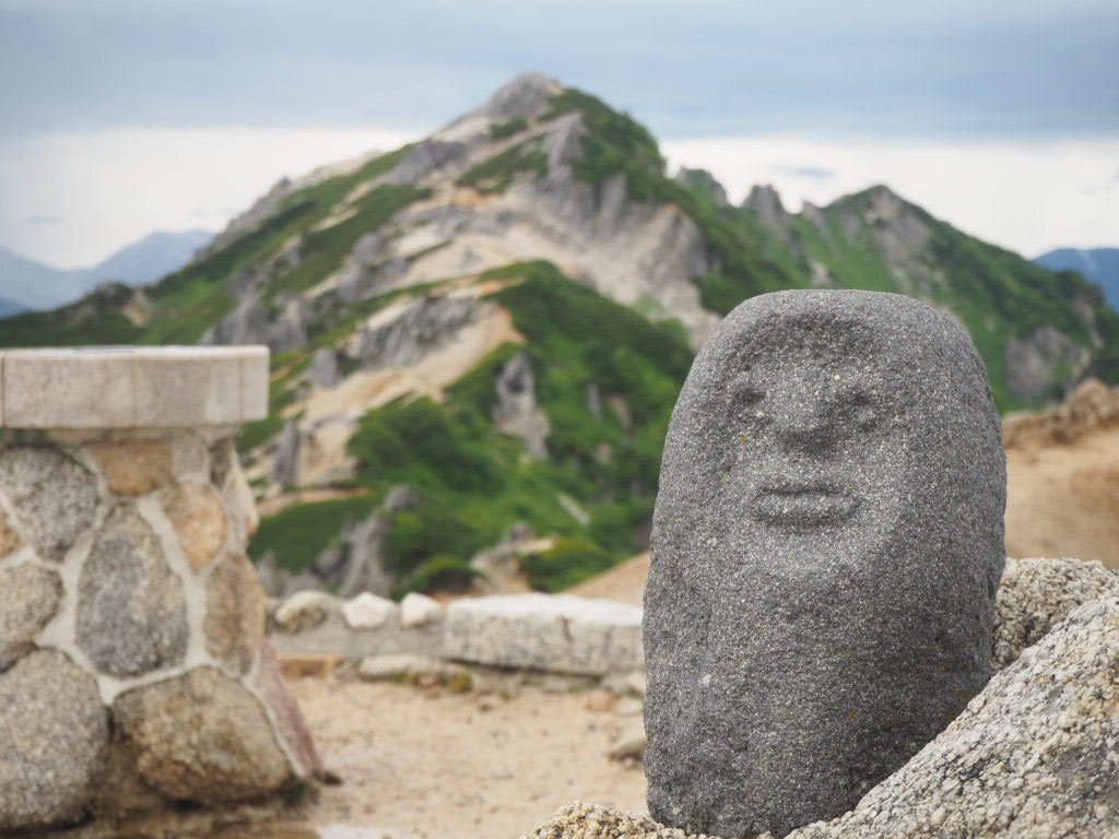 燕山荘の山男