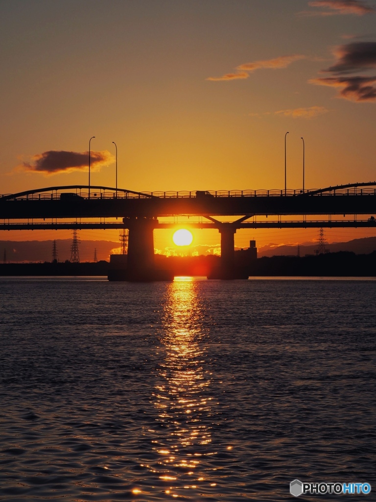 枚方大橋と夕日