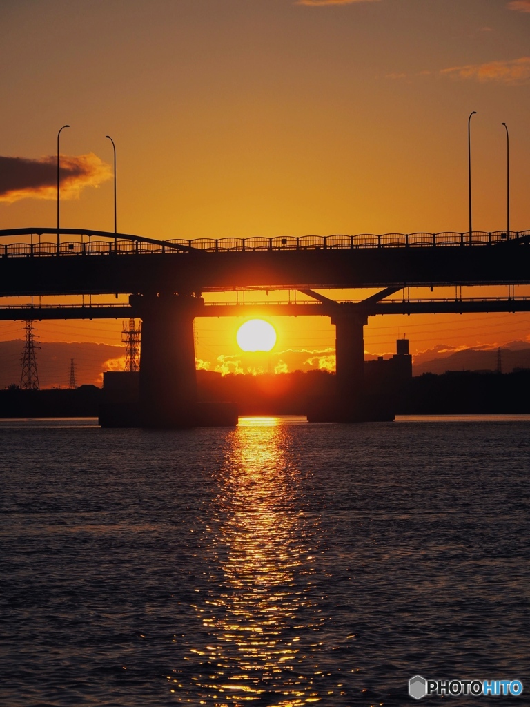 枚方大橋と夕日