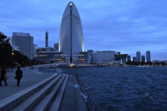 海風ピューーピューーー寒い