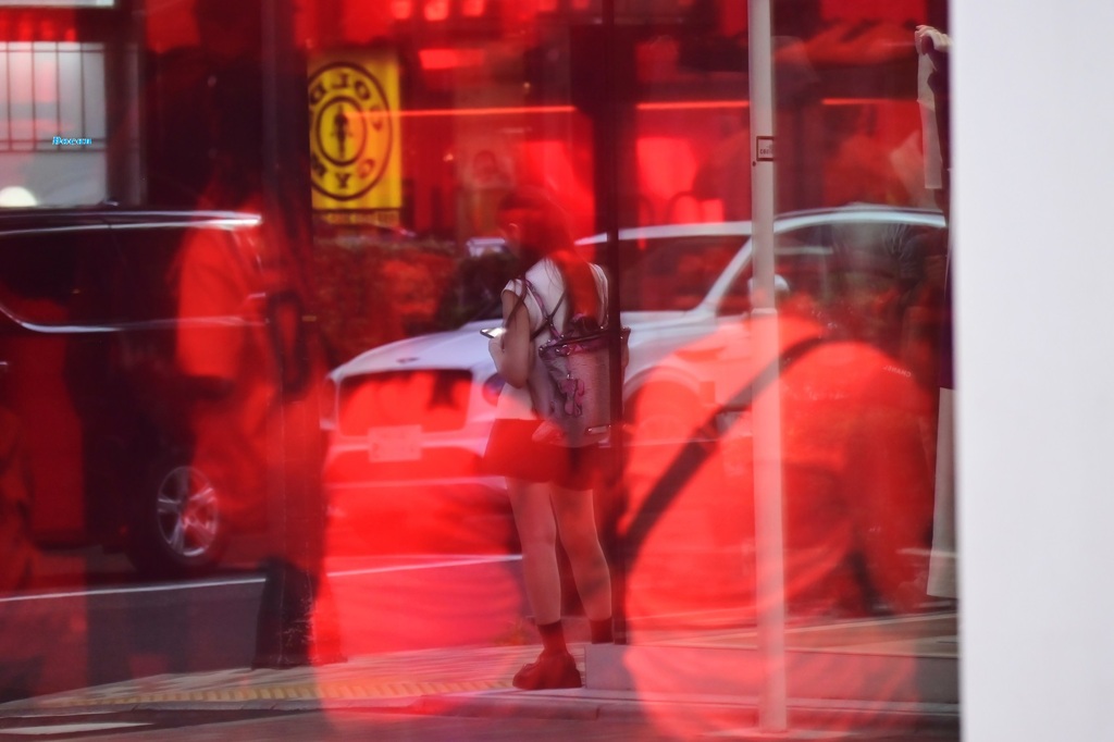 レッドに映り込み