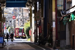 都電の見える路地