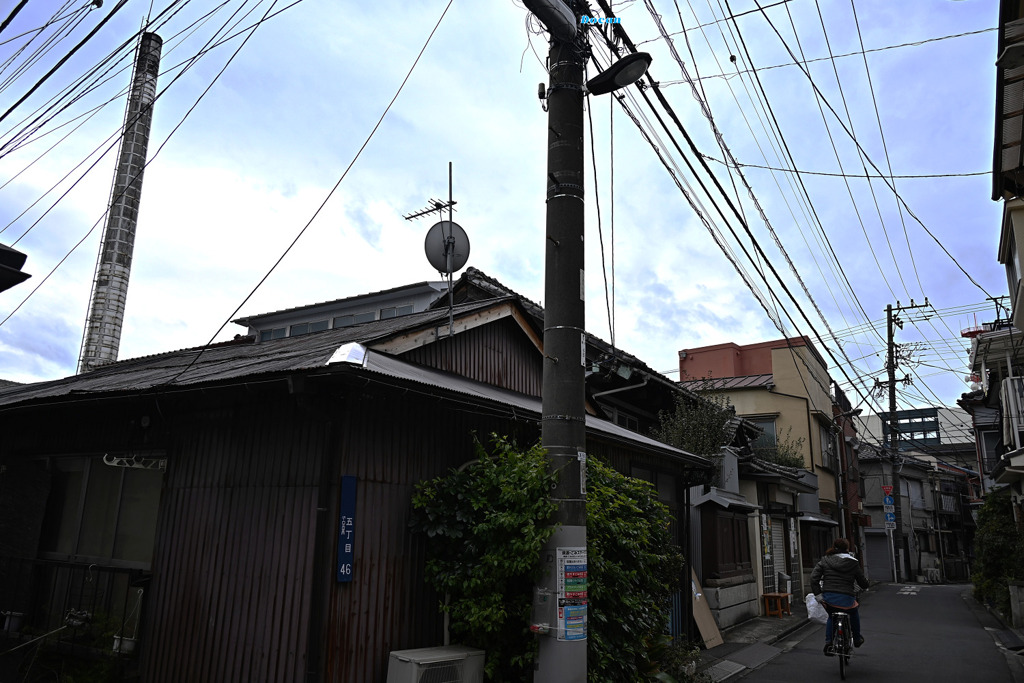 お風呂屋さんの路地