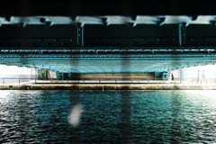 川には橋・・