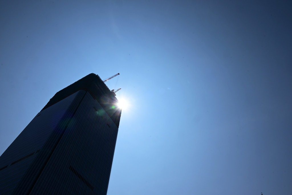 夏空を見上げる　～～～　暑い！