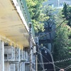 谷間に階段