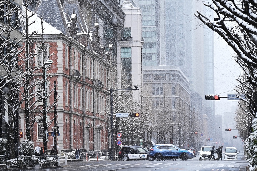 指先は冷たいし懐は寒い