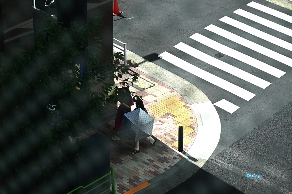 暑い日の街角