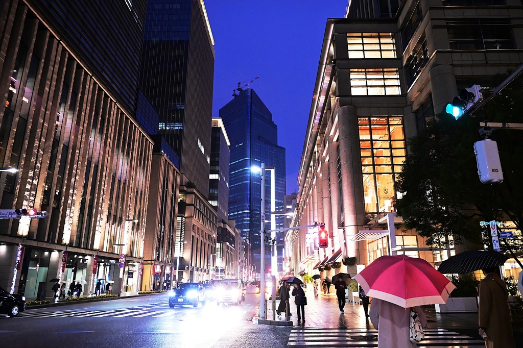 止みそうで止まない雨・・・