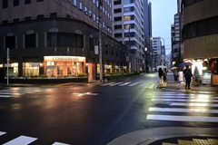 夕闇がせまり～雨は止みそうだった