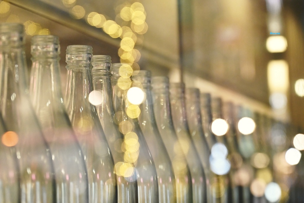 空き瓶を飾る