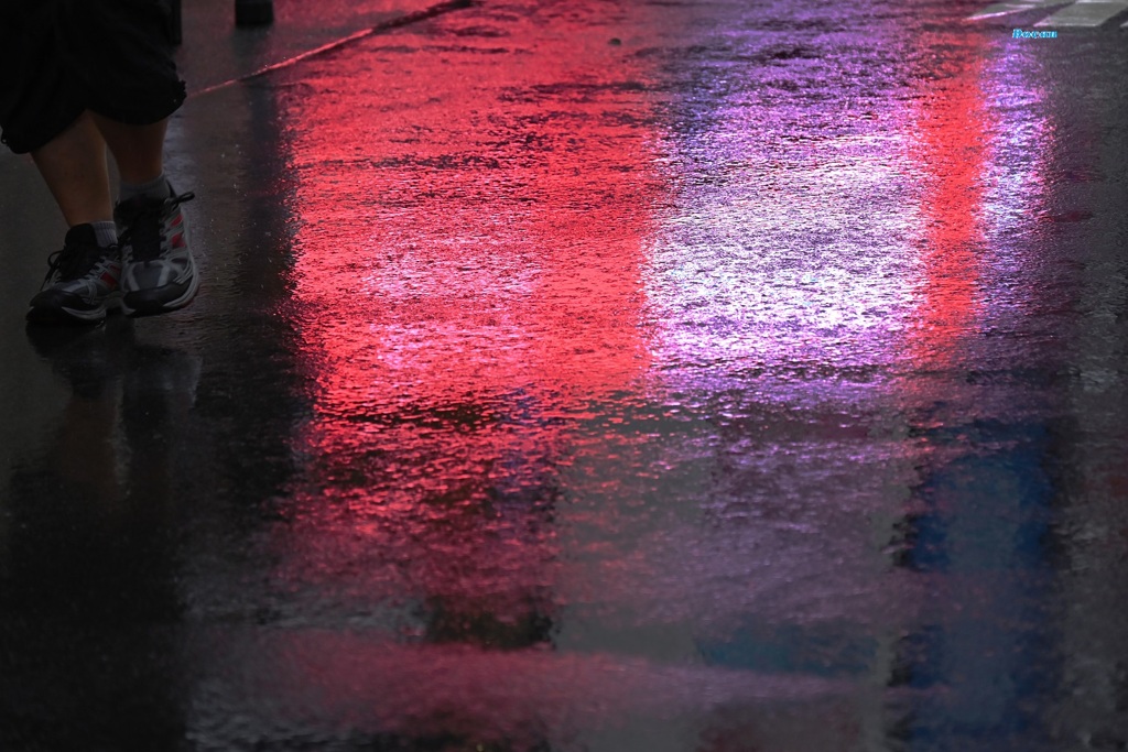 雨音と足跡