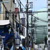 コンクリートミキサー車の活躍する路地