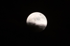 月食前の雲隠れ