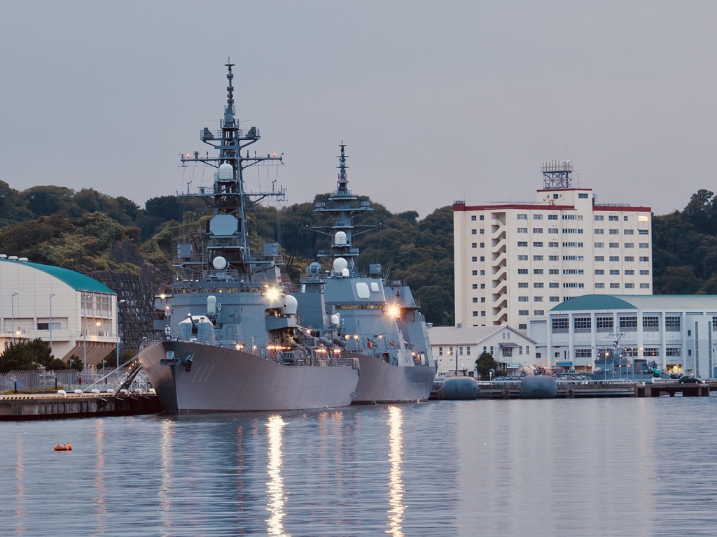 日暮の軍港