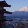 富士山と忠霊塔と桜