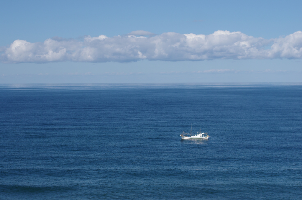 秋空と日本海