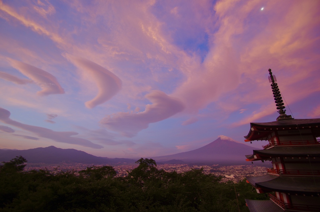 空のキャンバス　- 朝焼けと雲 -