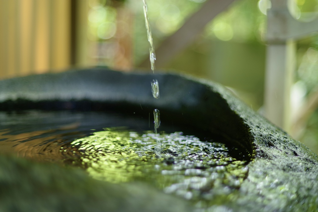 水