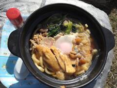 鍋割山、鍋焼きうどん。