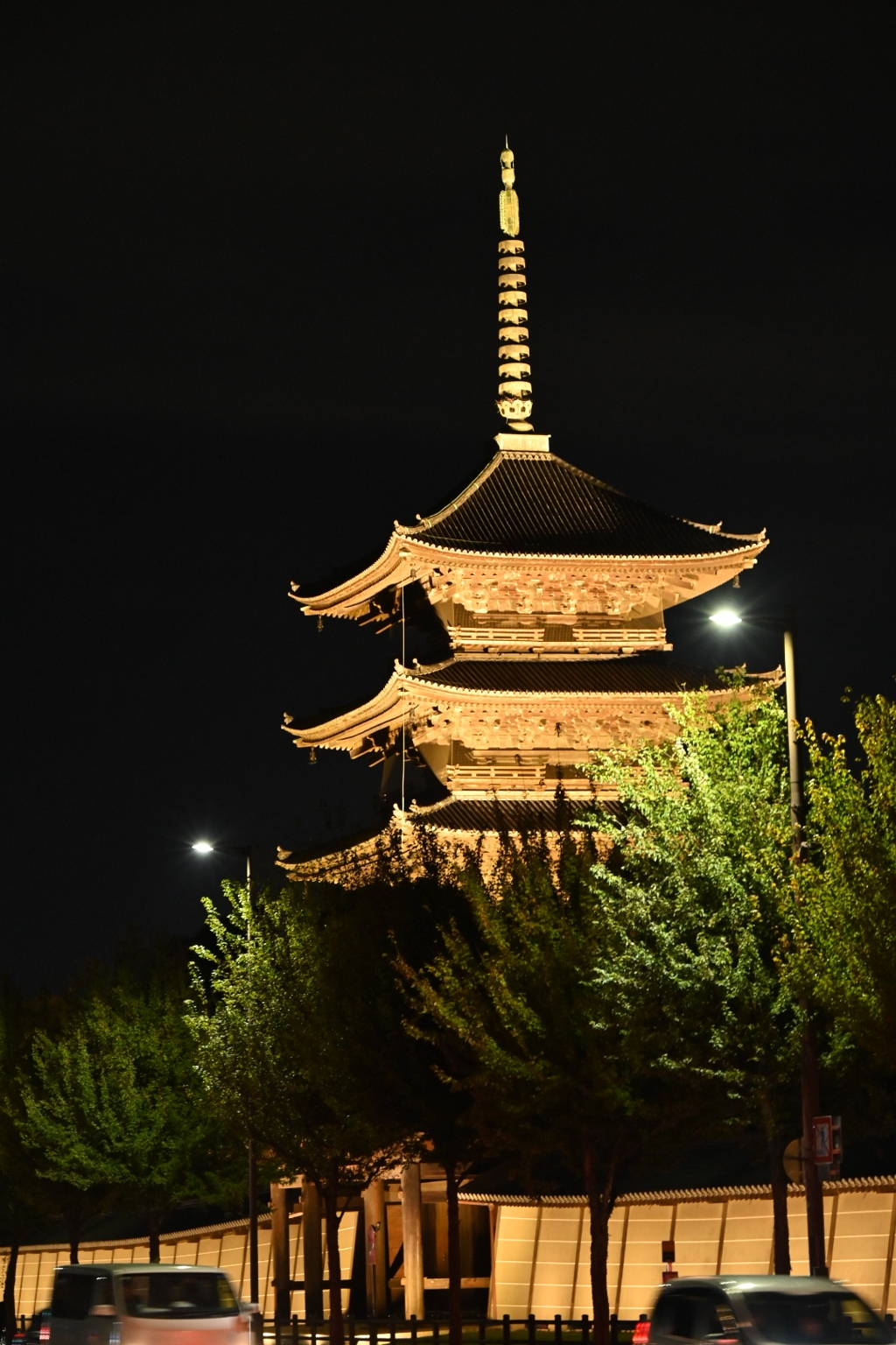 東寺、夜間ライトアップ