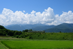 小海線と夏空