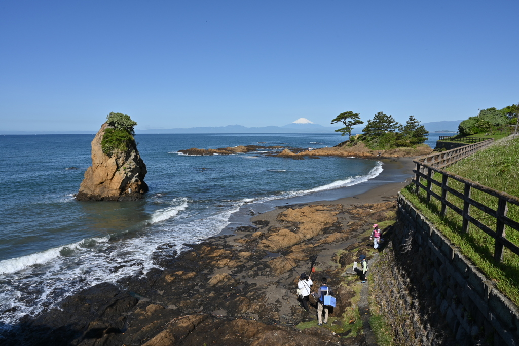 立石海岸と富士