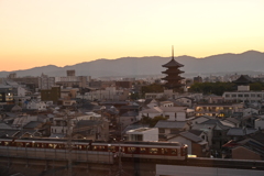 東寺と夕暮れ