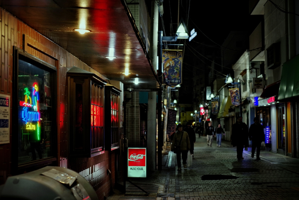 米海軍の門前町ドブ板ストリート(神奈川県横須賀市)