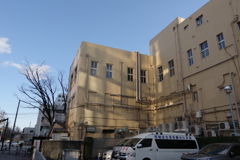 横浜港湾労働者慰霊碑そば