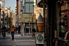 米軍横須賀基地正門付近