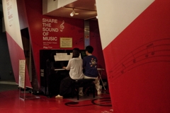 ストリートピアノ