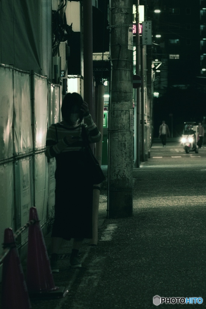 野毛の夜(女性)