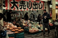 コンデジで撮り歩く外国人