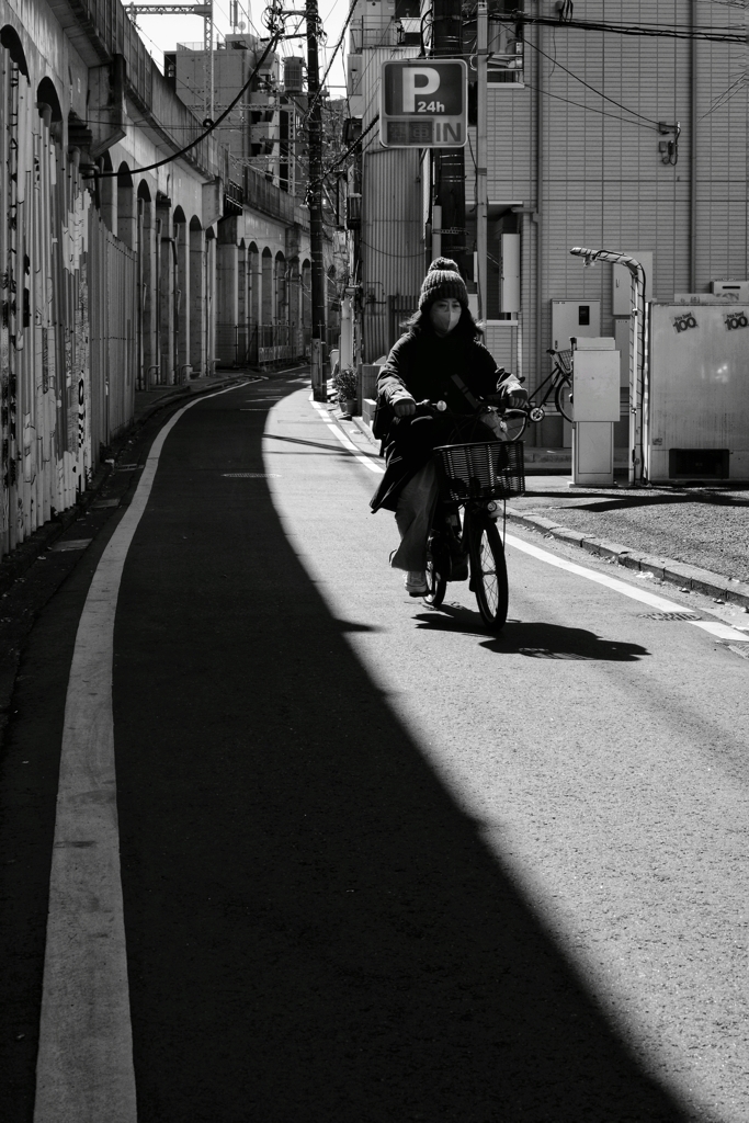 今度は自転車の女性